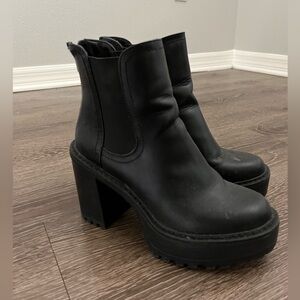 Steve Madden Kat Black Boot Size 7.5